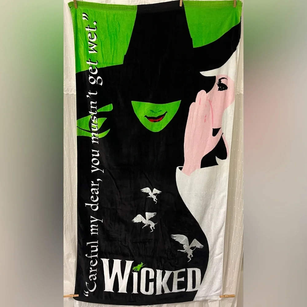 HTF Broadway Musical “WICKED” BeachTowel & Special Ed. People Magazine 1/26